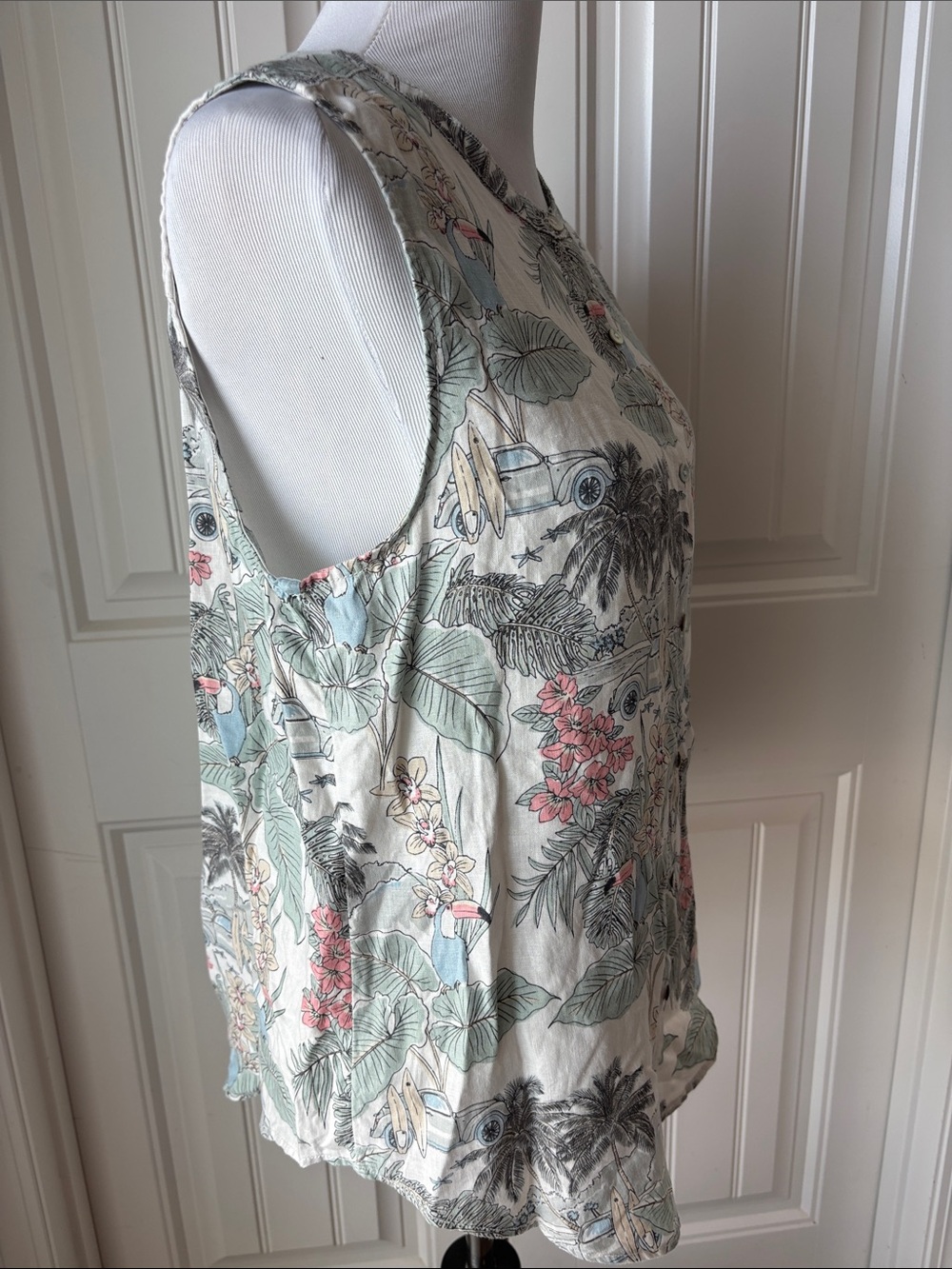 C&C California Light Aqua Floral 100% sleeveless Linen Blouse - Picture 6 of 7